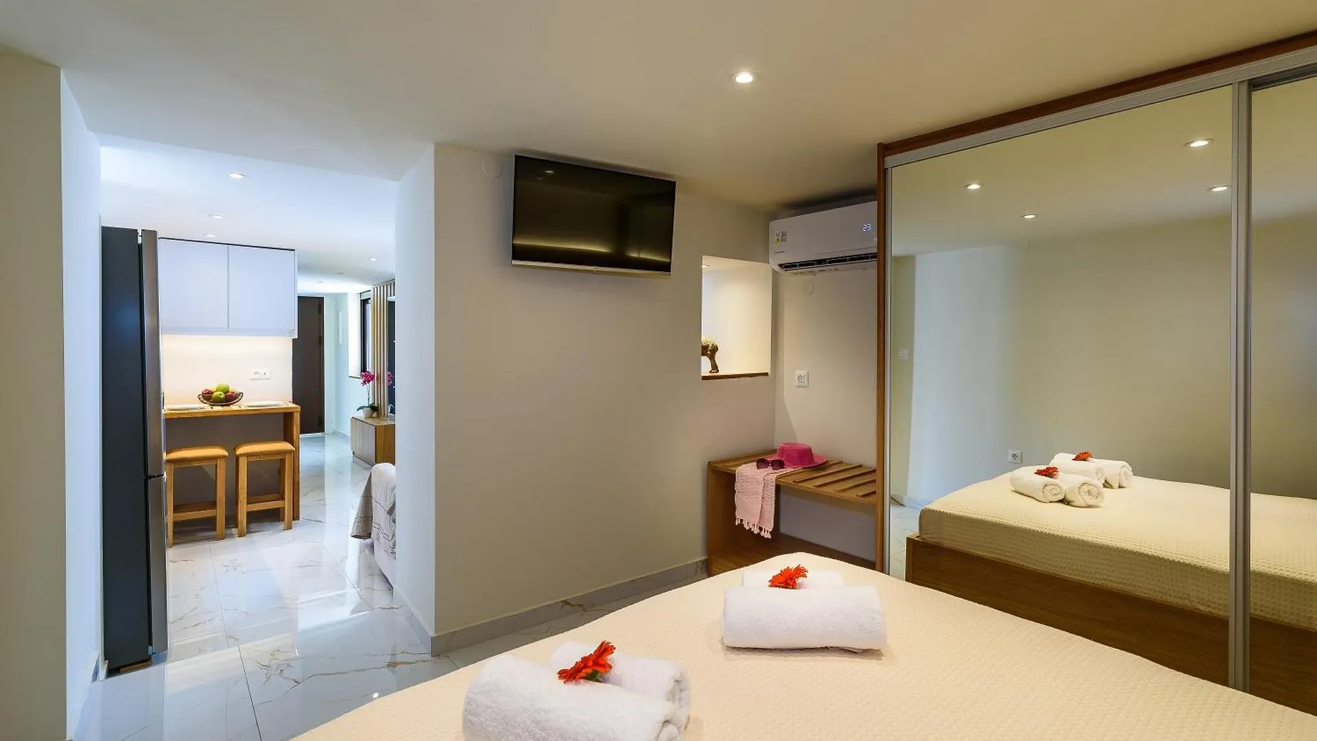 Apartment Nicolas Urban Luxury Living Souda